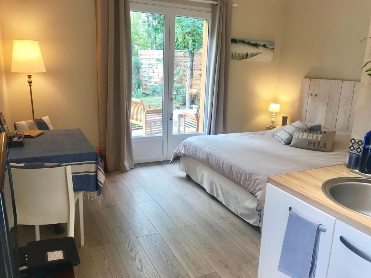 Escale Sous Les Pins Villa Salles  Eksteriør bilde