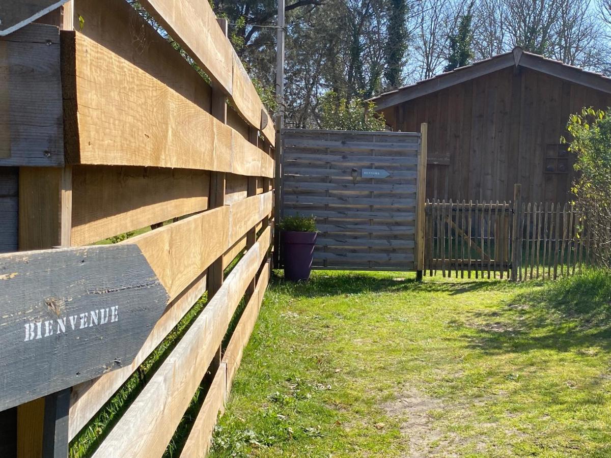 Escale Sous Les Pins Villa Salles  Eksteriør bilde